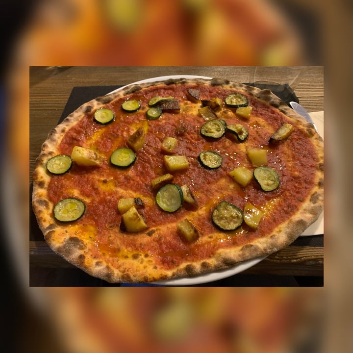 photo of LA STORTA Unconventional Pizza Pizza Rossa Con Zucchine E Patate Al Forno shared by @veglitch on  25 Sep 2023 - review
