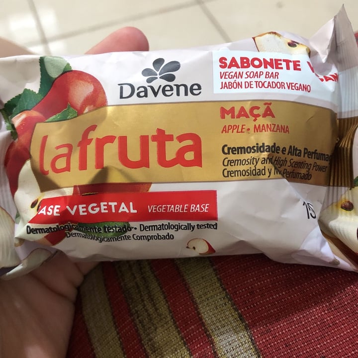 photo of Davene davene sabonete la fruta maçã shared by @claudilene on  02 Feb 2024 - review