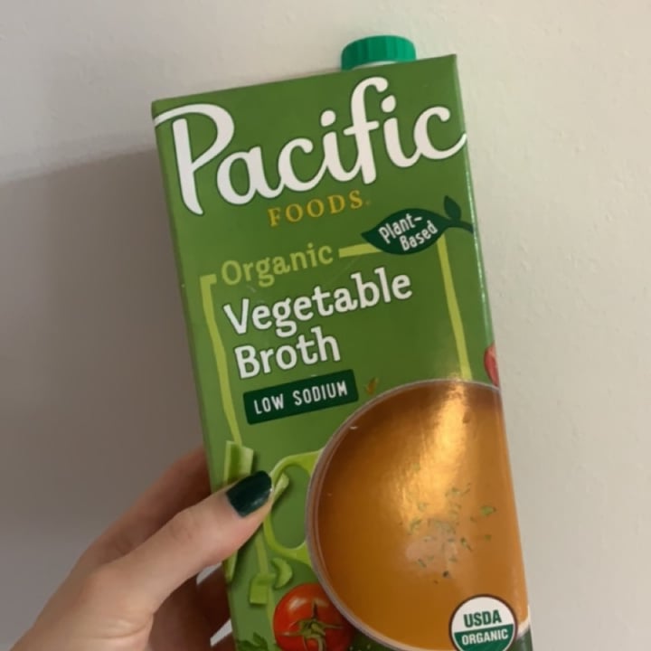 photo of Pacific Foods Organic Vegetable Broth Low Sodium shared by @marymacw on  10 Feb 2024 - review