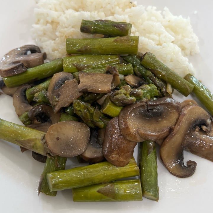 photo of True Goodness Organic sliced mini bella mushrooms shared by @manelin on  21 Jun 2024 - review