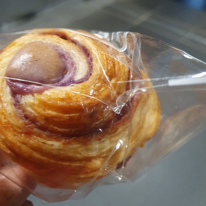 photo of Greendot Taro sweet potato cruffin shared by @mushroomtarian on  27 Sep 2025 - review