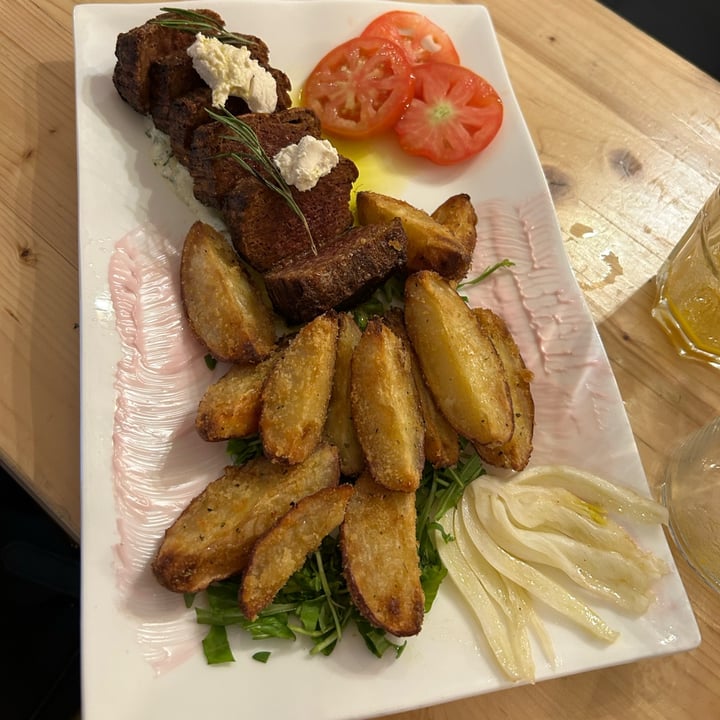 photo of ...IDEM CON PATATE Tagliata Di Carne Stampata 3D shared by @natyfelix on  02 Aug 2024 - review