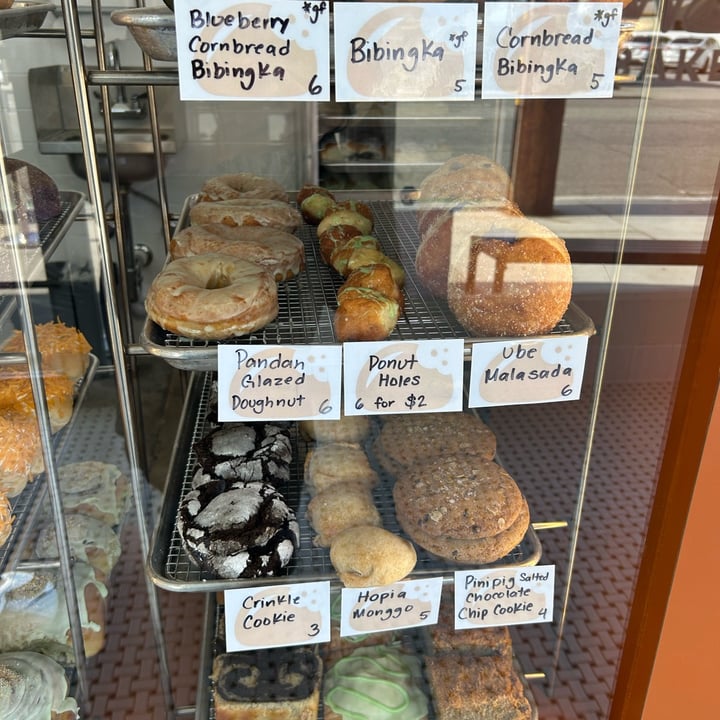 photo of San & Wolves Bakeshop Ube Bun & Pandan Buko Pop Tart shared by @samanthab3 on  19 May 2025 - review
