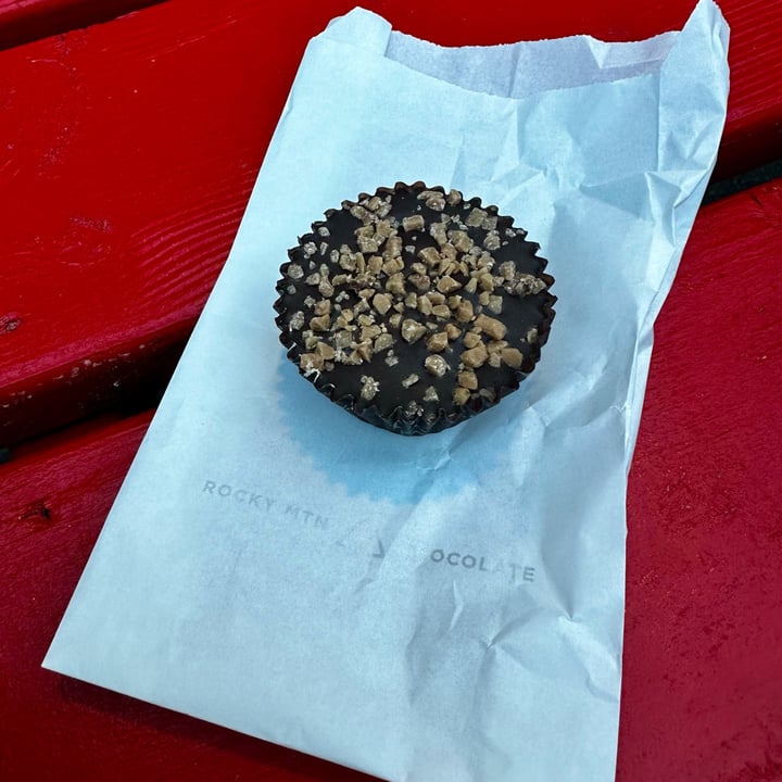 photo of Rocky Mountain Chocolate Factory Dark Chocolate Skor Peanut Butter Cup shared by @leratonsaveur on  31 Jul 2025 - review