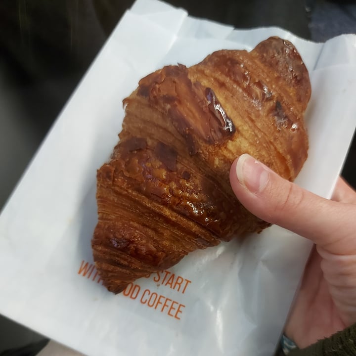 photo of FCB Coffee Brighton (The Flying Coffee Bean) Vegan Croissant shared by @lucyvictoria92 on  22 Dec 2023 - review