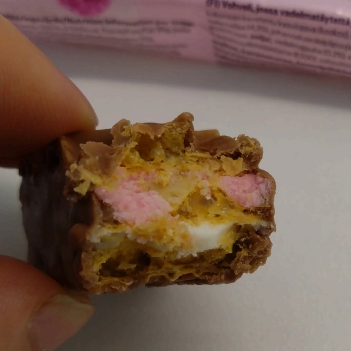 photo of Fazer Raspberry Dream shared by @from02miro on  06 Aug 2025 - review