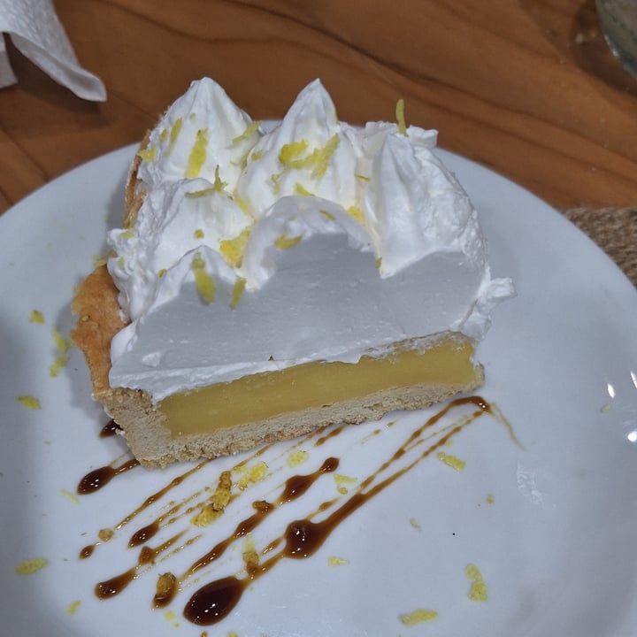 photo of El patio vegan Lemon pie shared by @alexiasnipe on  09 May 2025 - review