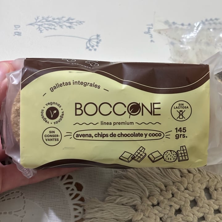 photo of Boccone galletitas de avena, chips de chocolate y coco shared by @vegandann on  29 Sep 2025 - review
