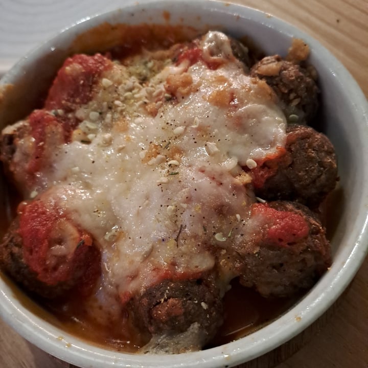photo of Purezza - Vegan Pizza Camden Slow-cooked Meatballs shared by @upliftingoctopus66 on  15 Apr 2024 - review