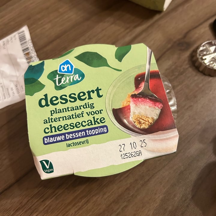 photo of Albert Heijn AH dessert Plantaardig alternatief voor cheesecake met blauwbessentopping shared by @tiascaz on  06 Oct 2025 - review