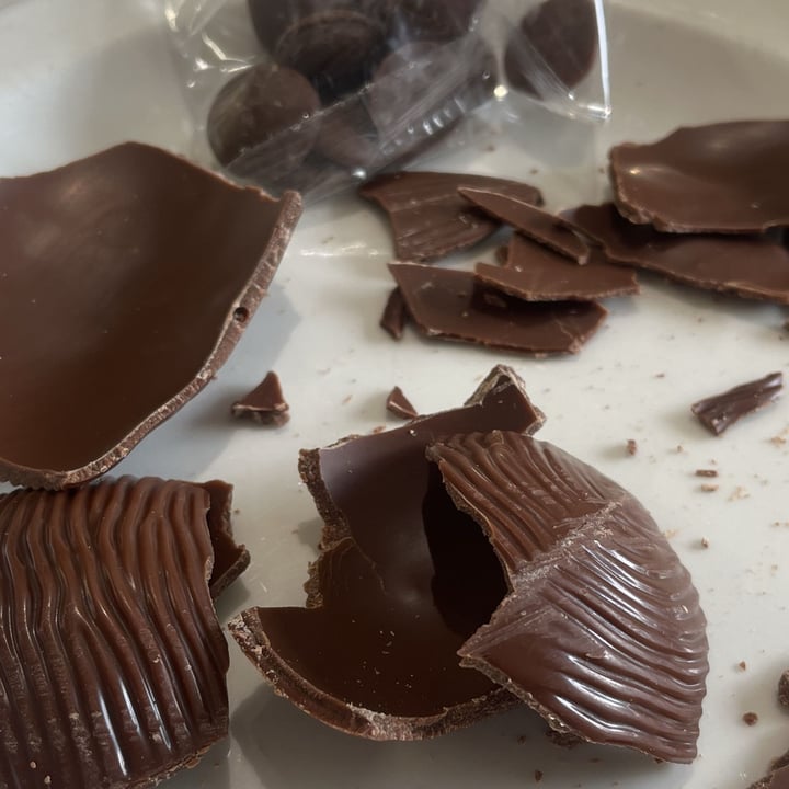 photo of Tesco Free From Choc Egg with Choc Buttons shared by @alfajorcita on  12 Apr 2025 - review