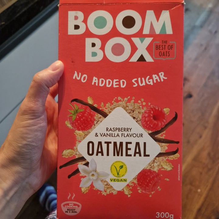 photo of BOOM BOX Oatmeal Raspberry & Vanilla shared by @janaplantpowered on  31 Oct 2024 - review
