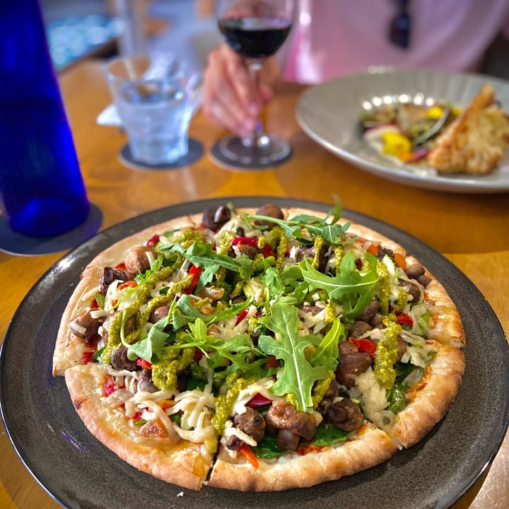 photo of Oak & Vine Restaurant Garden Pizza shared by @eviex on  01 Feb 2024 - review