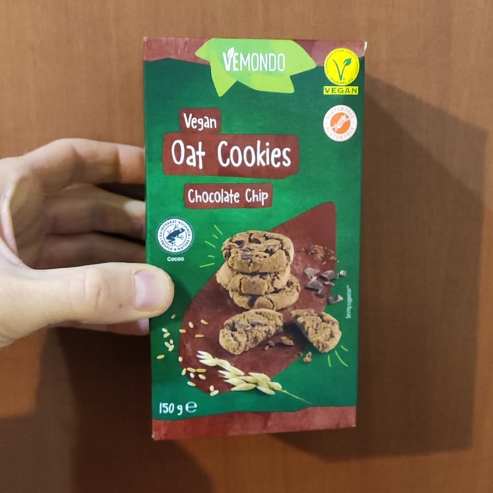 photo of Vemondo vegan oat cookies chocolate chip shared by @vluca on  19 Mar 2024 - review