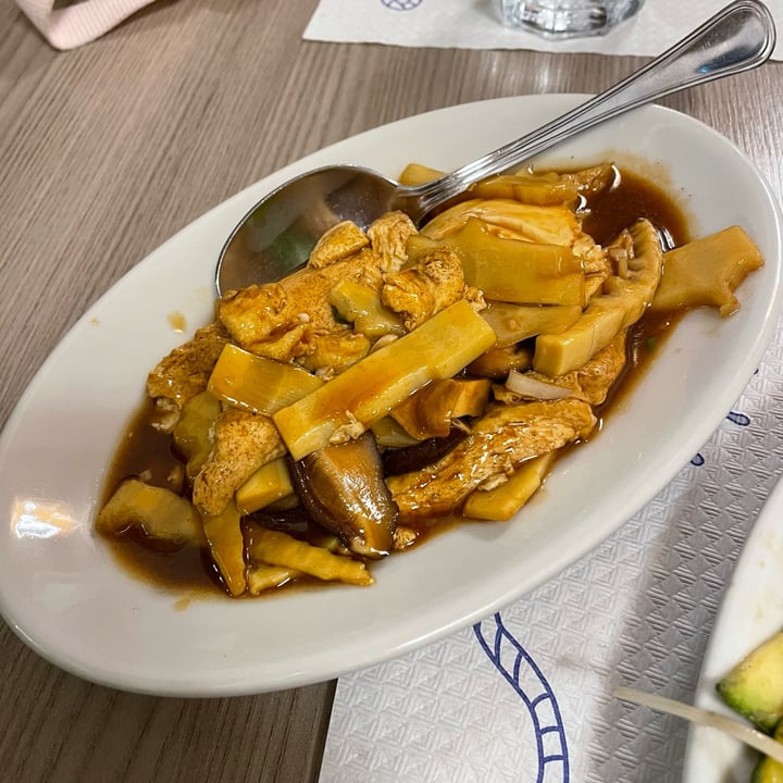 photo of Ristorante Cinese Il Mondo Tofu Con Funghi E Bambù shared by @clxolao on  15 Jul 2025 - review