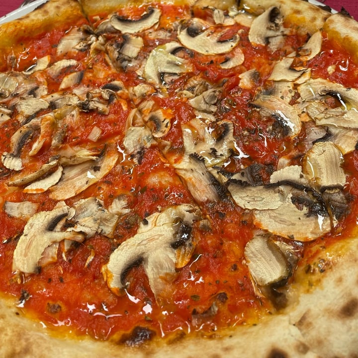 photo of Pizzarcano Pizza marinara modificata shared by @mara1 on  25 May 2024 - review