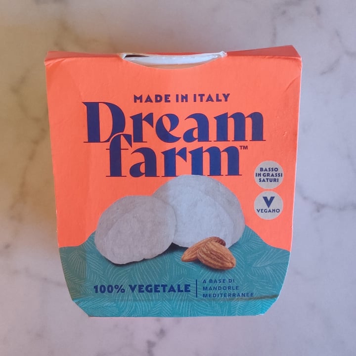 photo of Dreamfarm Alternativa vegetale alla mozzarella shared by @alealealeale on  27 Oct 2023 - review