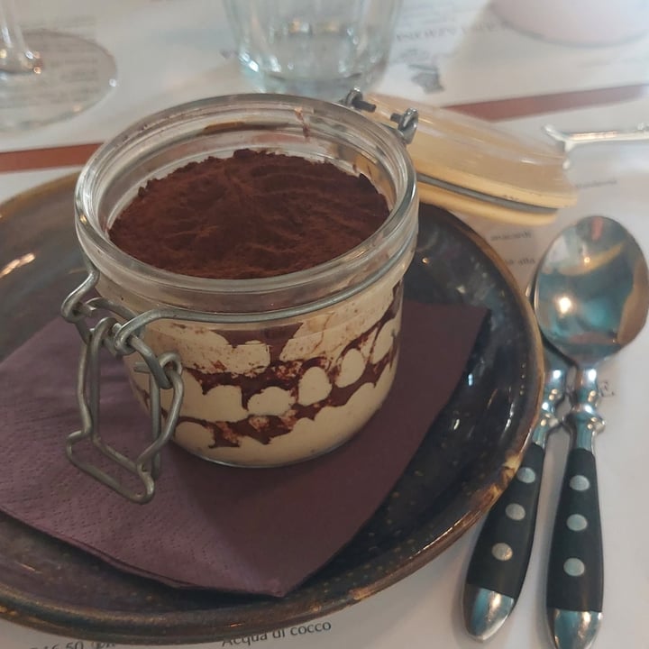 photo of Romeow Cat Bistrot Tiramisù shared by @piovonofalafel on  27 Nov 2023 - review