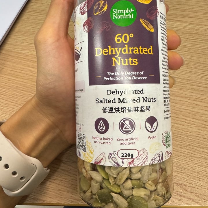 photo of Simply Natural 60° Dehydrated Mixed Nuts shared by @csquaree on  31 Jan 2024 - review