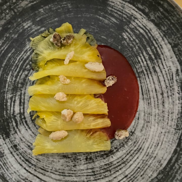 photo of Ristorante SantoPalato - Casteggio Ananas A Cottura Lenta Servito Su Crema Di Fragole Con Frutta Secca Caramellata shared by @sanponzo on  07 Apr 2024 - review