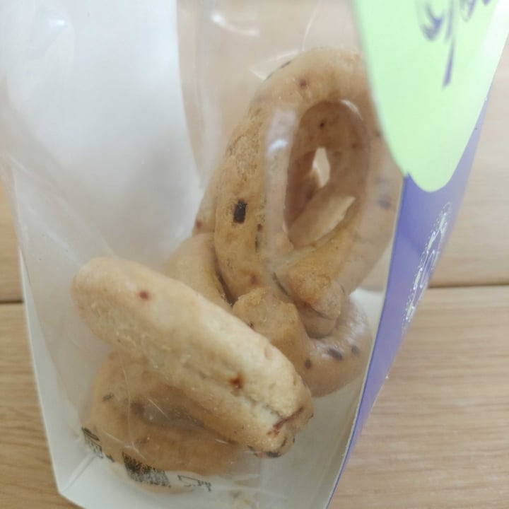 photo of Puglia Food taralli artigianali alle cipolle shared by @giorgiia on  28 Jun 2024 - review