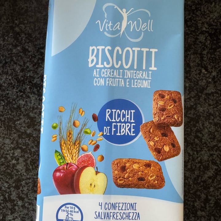 photo of Vita well Biscotti cereali integrali frutta legumi shared by @abilionboj22 on  23 May 2025 - review