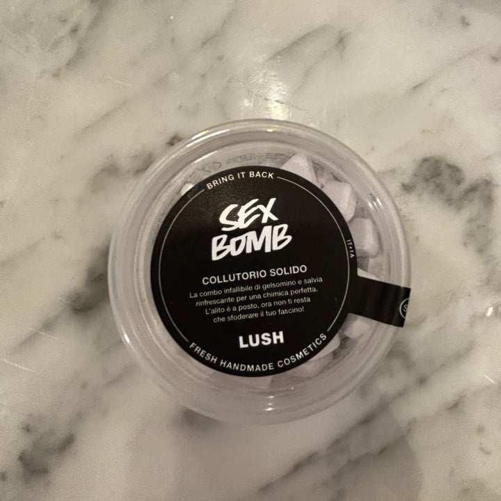 photo of Lush Sex Bomb Collutorio Solido shared by @clarodeluna on  28 Aug 2025 - review