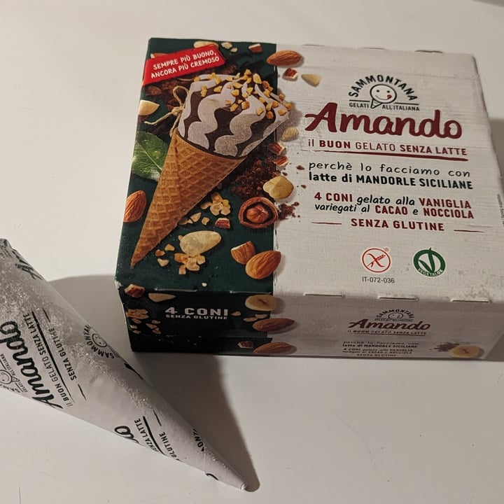 photo of Sammontana Amando Cono Alla Vaniglia Variegato Al Cacao E Nocciola shared by @serenasofia on  30 Apr 2024 - review