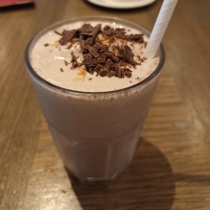 photo of Mugg & Bean V & A Waterfront Vegan Chocolate Coconut Milkshake shared by @saajana on  22 Feb 2024 - review