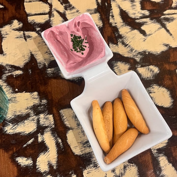 photo of La Mujer de Verde - Restaurante vegano y vegetariano Mezze Platter shared by @theveggienotebook on  31 Jul 2025 - review