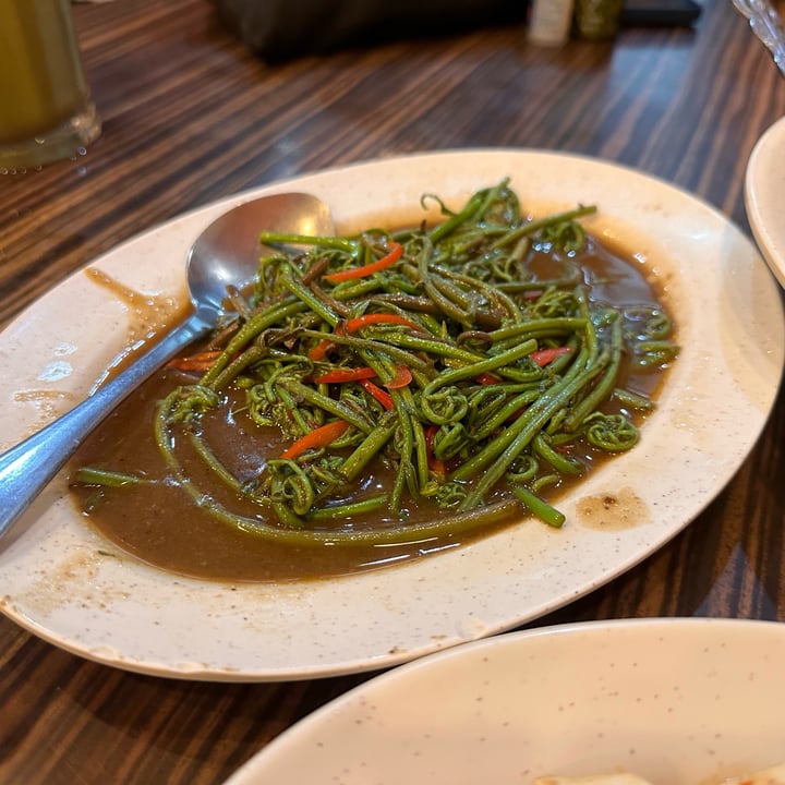 photo of The Legend Vegetarian Cafe Midin Belacan 比林巴拉煎 shared by @dafnelately on  02 Jan 2024 - review
