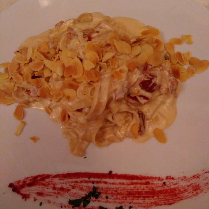 photo of Samsara e Volta Rossa Tagliatelle Con Crema Al limone,Mandorle E Pomodori Secchi shared by @otty86 on  27 Aug 2023 - review