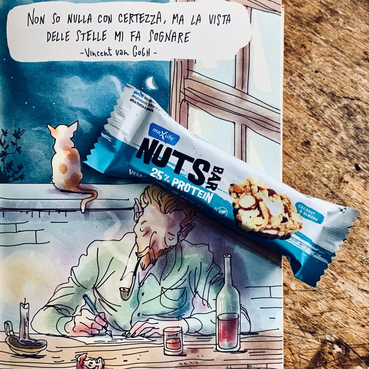 photo of maxlife nuts bar almond coconut shared by @calcabrina on  01 May 2024 - review