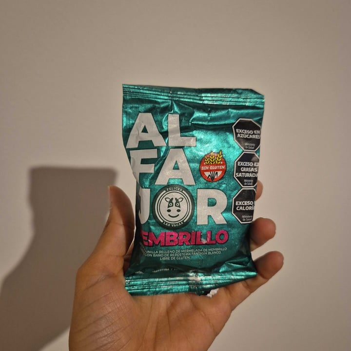 photo of Felices Las Vacas Alfajor Blanco Con Membrillo shared by @camelia on  12 Oct 2025 - review