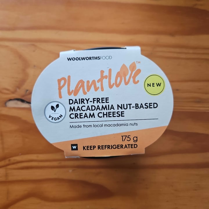 photo of Woolworths Food Dairy free macadamia nut-based cream cheese shared by @sabreezy on  14 Jan 2024 - review