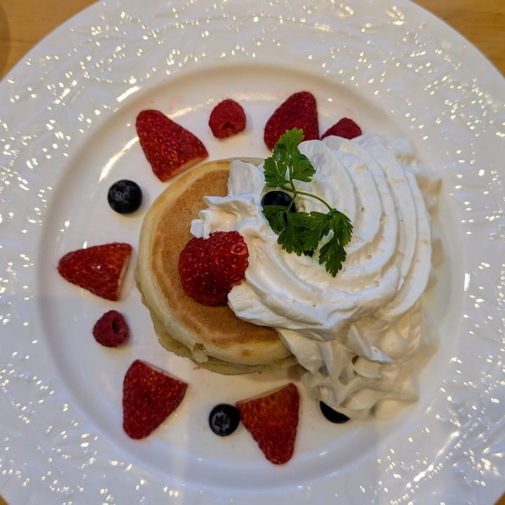 photo of KOMEDA is □（コメダイズ） Bouncy Pancake - Fruits shared by @izumi on  29 Mar 2025 - review