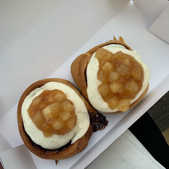 photo of Have A Roll cinnamon roll shared by @virginiapatafi on  28 Apr 2024 - review