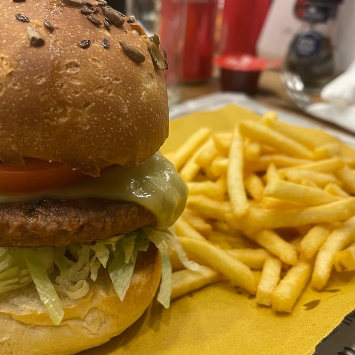 photo of La FORNARINA panificio bar caffetteria Vegan Burger shared by @cinziadicioccio on  01 Apr 2024 - review
