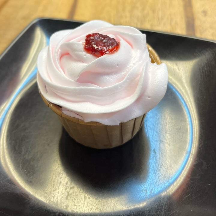 photo of Seva Cafe Vegan Cupcake shared by @ziggyradiobear on  09 Mar 2024 - review