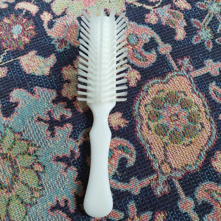 photo of Stanley Home Products Lady Catherine Hairbrush shared by @anistavrou on  23 Mar 2024 - review