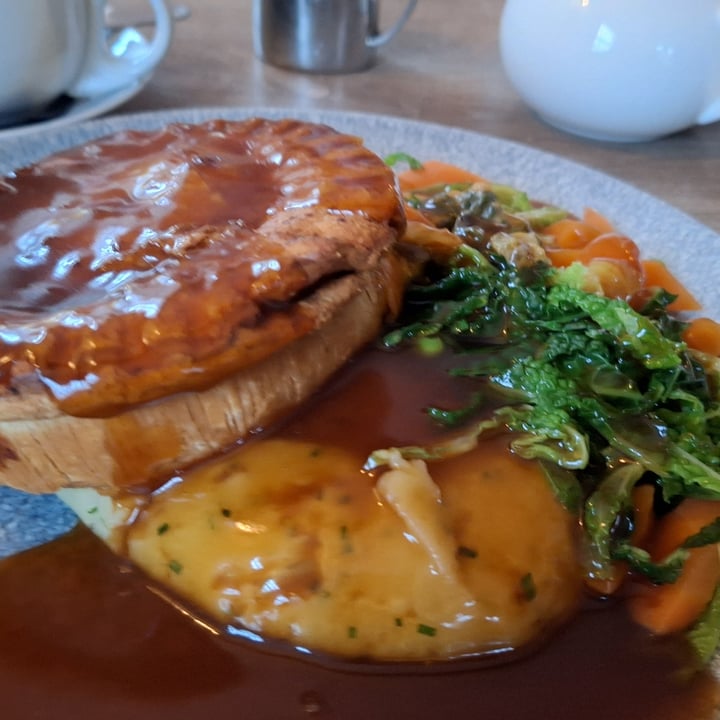 photo of The Plough Langley Vegan pie of the day shared by @woodduck on  07 Feb 2025 - review