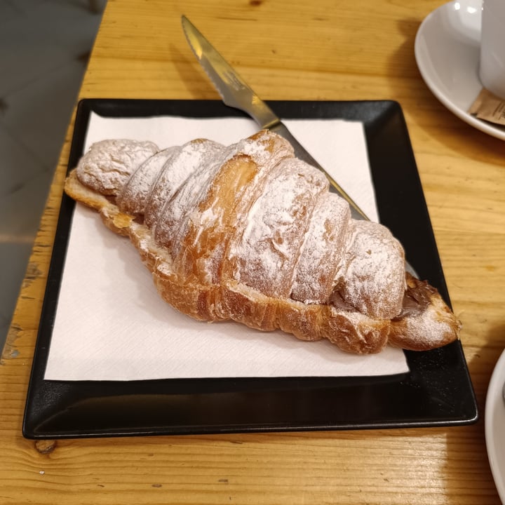 photo of Santeta Vegana croissant shared by @lauretalaulau on  18 Dec 2023 - review