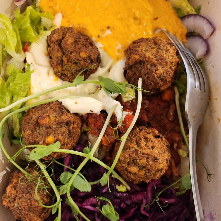 photo of Parle Pantry Vegan Cafe & Coffee Shop falafel bowl shared by @bojanazl on  17 Dec 2024 - review