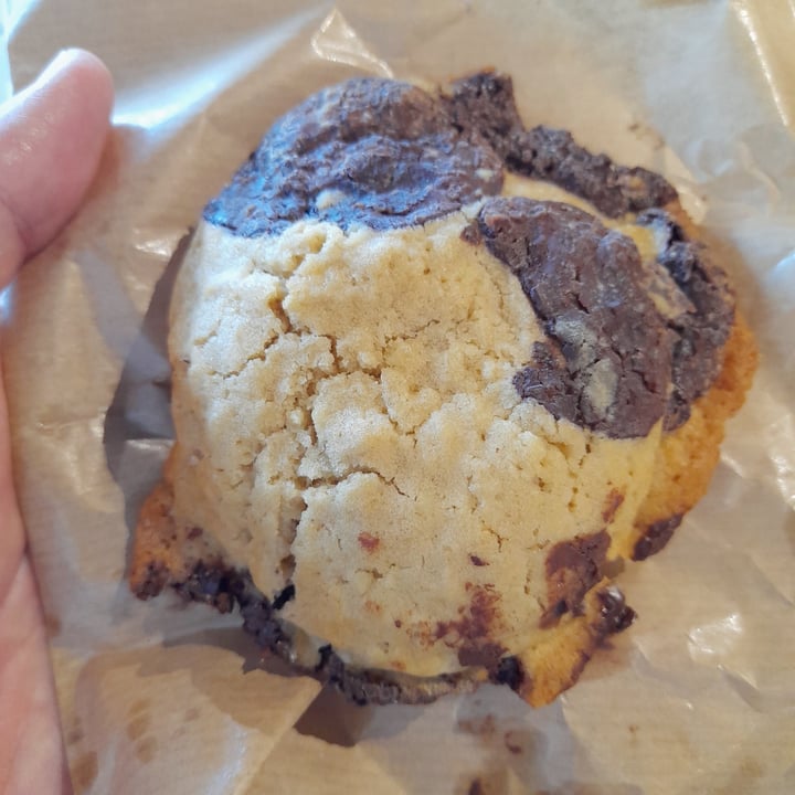 photo of Divina Berlina Cookie Trozos De Chocolate shared by @danielgl on  26 Apr 2024 - review