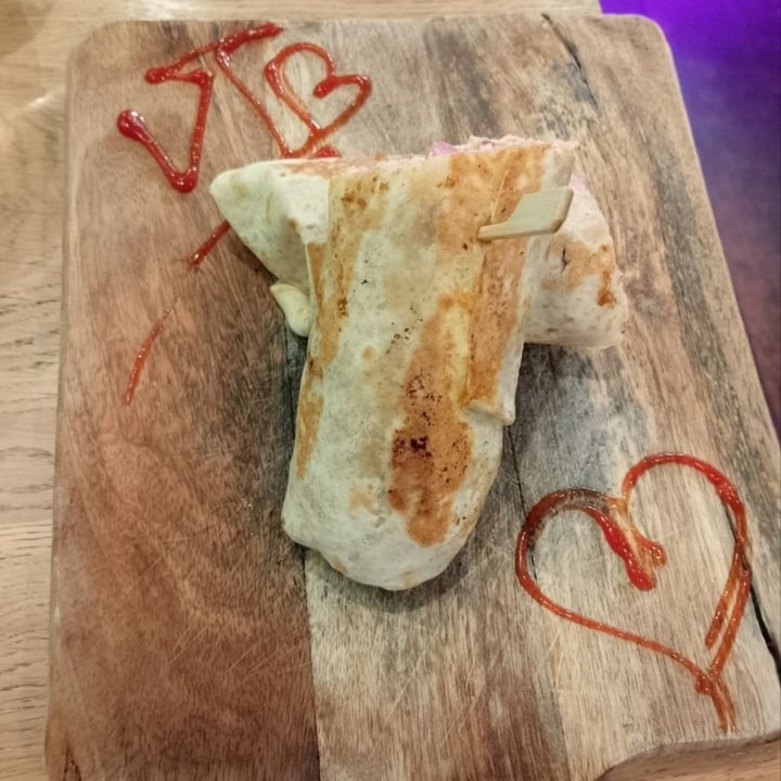 photo of Vegan Temple Bar Ch*cken burrito shared by @silvia89 on  21 Apr 2024 - review
