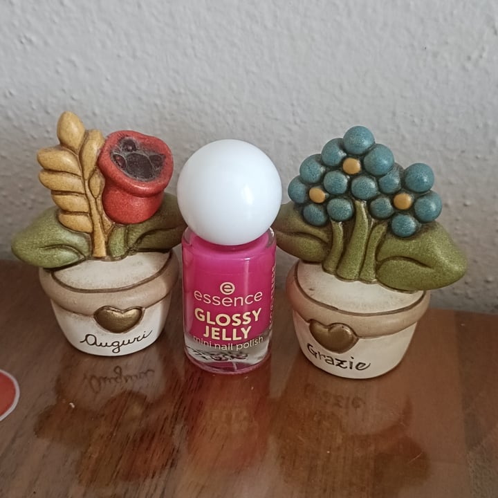 photo of Essence  Glossy Jelly Mini Mail Polish shared by @-pervinca- on  24 Jul 2025 - review