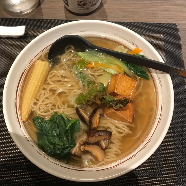 photo of RAMEN BOY Goma wakame, Gyoza vegan, Bejitarian ramen, Mochi shared by @bearpig on  09 Jun 2024 - review