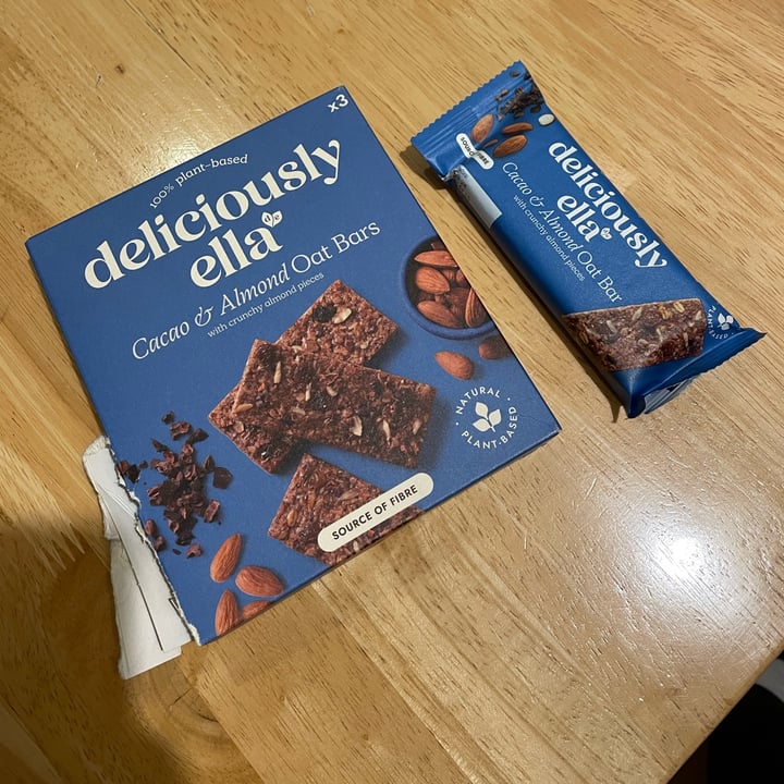 photo of Deliciously Ella Cacao and Almond Oat Bar shared by @mariadesantis on  08 Mar 2024 - review