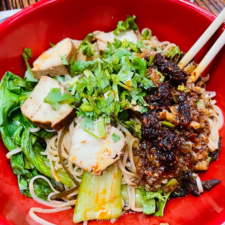photo of Spicy Village Spicy Vegetable Thick Rice Noodles shared by @hugemittons on  21 Sep 2023 - review