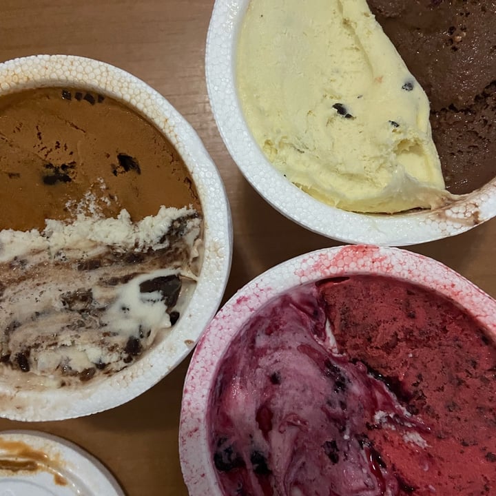 photo of Ainara Helados Veganos Mousse de Maracuyá shared by @veganeandoenbsas on  25 Dec 2024 - review